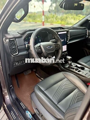 Ford Everest 2024 Titanium 2.0L 4x2 AT - 5400 km