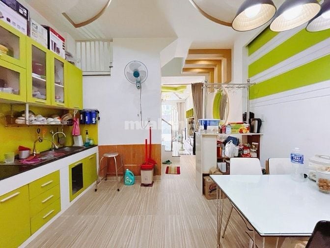 Nhà liền kề thị trấn nhà bè đường trước nhà 10M