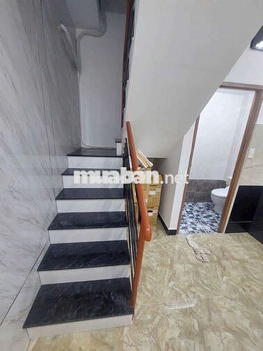 cần bán gấp nhà quận 8 Bông Sao 1T2L diện tích lớn SHR gần UBND, chợ