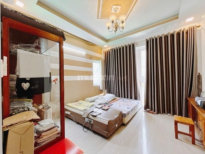Nhà liền kề thị trấn nhà bè đường trước nhà 10M