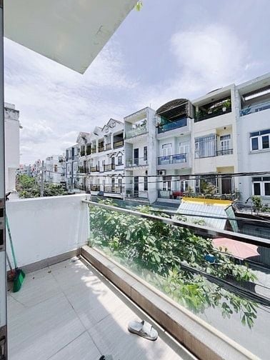 Nhà liền kề thị trấn nhà bè đường trước nhà 10M