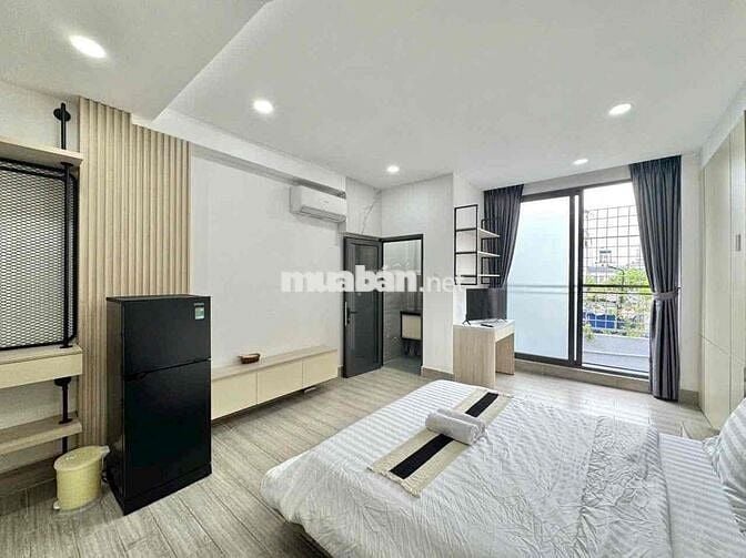 Căn Hộ Studio Ban Công 25m2 - Máy Giặt Riêng - Gần UEH, Huflit