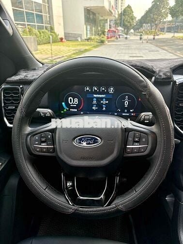 Ford Everest 2024 Titanium 2.0L 4x2 AT - 5400 km