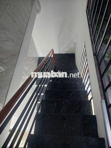 cần bán gấp nhà quận 8 Bông Sao 1T2L diện tích lớn SHR gần UBND, chợ