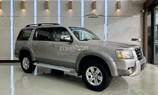 Ford Everest 2.5L 4x2 AT - 75.000km một đời chủ