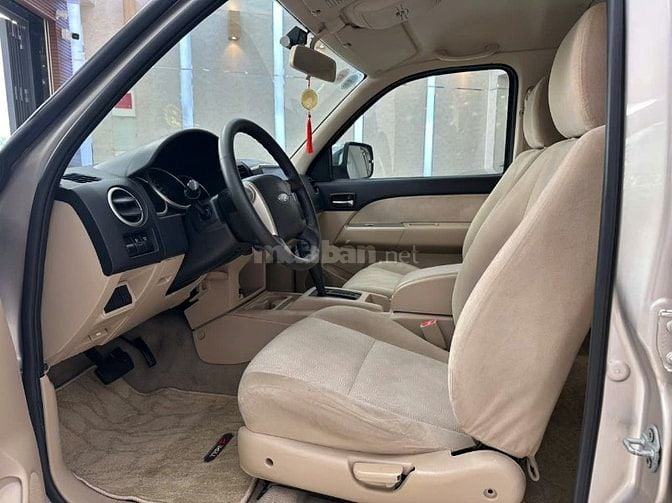 Ford Everest 2.5L 4x2 AT - 75.000km một đời chủ