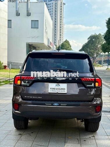 Ford Everest 2024 Titanium 2.0L 4x2 AT - 5400 km