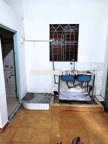 cho thuê nhà cấp 4 có gác, hẻm xe hơi, đường số 10 Linh Xuân