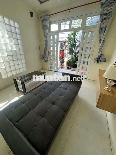Nhà mới có nội thấy như hình, 3pn 3wc sân xe máy ban đông, dg 8m thông