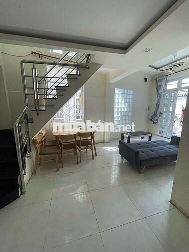Nhà mới có nội thấy như hình, 3pn 3wc sân xe máy ban đông, dg 8m thông