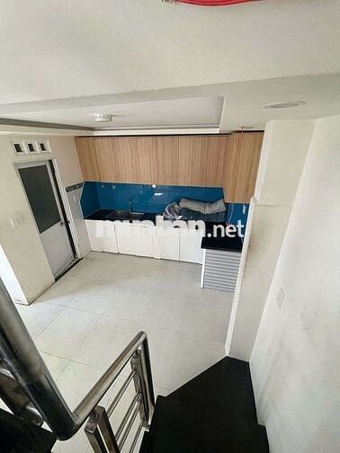 Nhà mới có nội thấy như hình, 3pn 3wc sân xe máy ban đông, dg 8m thông