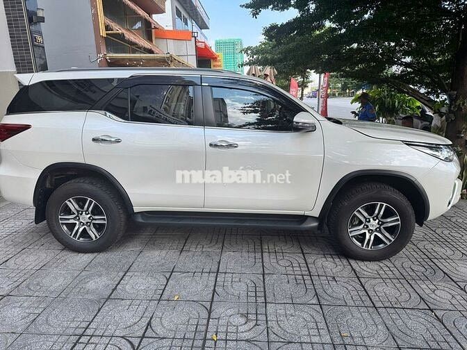 E có con fortuner máy dầu 1 chủ full lịch sử hãng