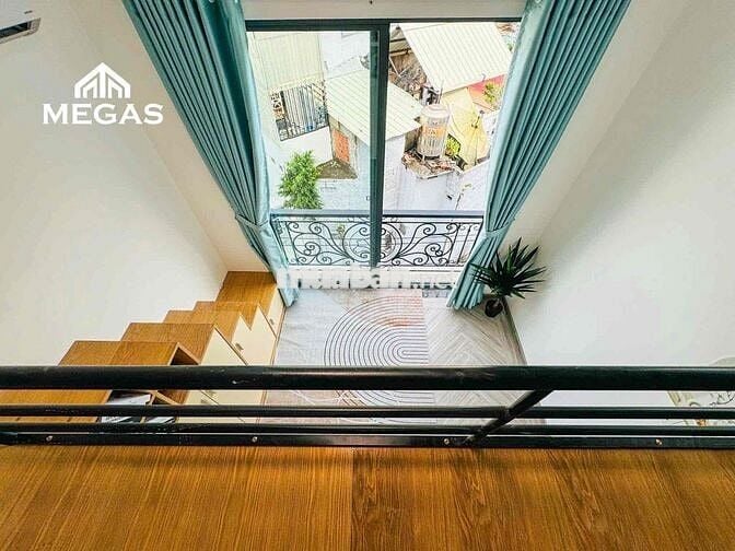 Phòng có gác 30m2 đường Dương Quảng Hàm ngay ĐH Văn Lang