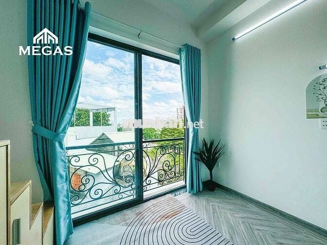 Phòng có gác 30m2 đường Dương Quảng Hàm ngay ĐH Văn Lang