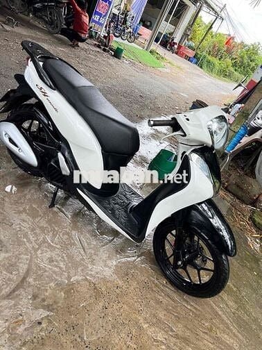 sh mo  125 Fi trắng đen bọt chơ