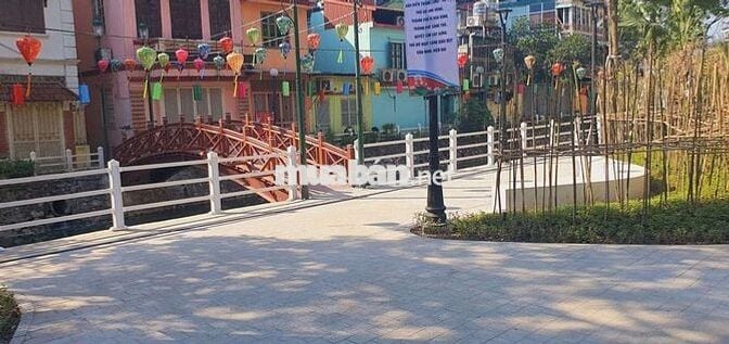 Bán Nhà Mặt Phố Trúc Bạch Ba Đình 100m2 4 tầng mặt 4m 56 tỷ