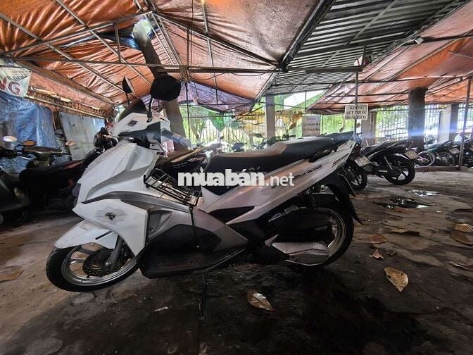 Honda air blade 2017 trắng zin mộc đẹp 9c