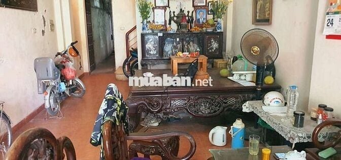 Bán Nhà Mặt Phố Trúc Bạch Ba Đình 100m2 4 tầng mặt 4m 56 tỷ