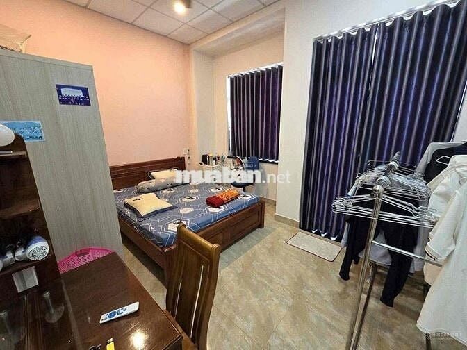 Cho thuê nhà 1 trệt lầu hẻm xe tải gần trường cấp 2 Linh Đông