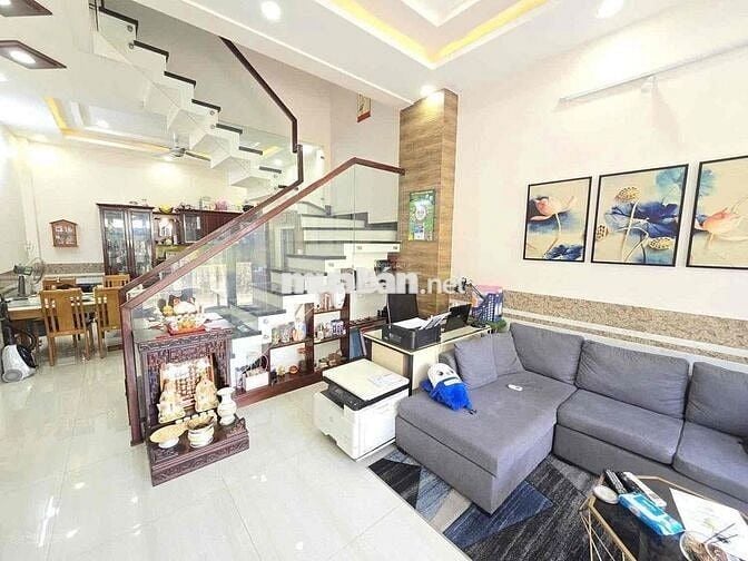 Cho thuê nhà 1 trệt lầu hẻm xe tải gần trường cấp 2 Linh Đông