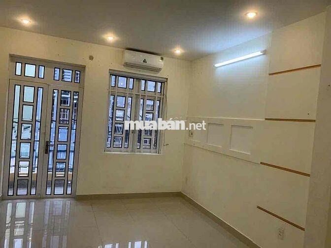 Cho thuê nhà MT đường Nội Bộ Bình Phú 2 P10 Q6