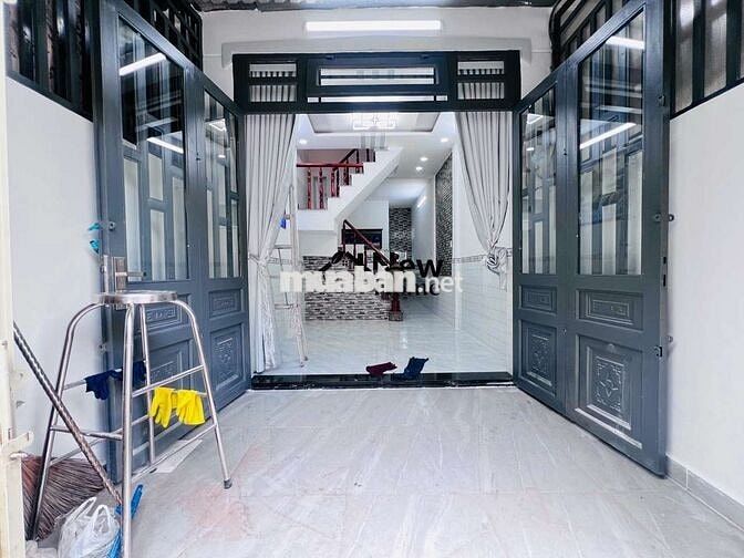 NHÀ CHÍNH CHỦ MỚI 3 TẦNG CẦN BÁN HXH