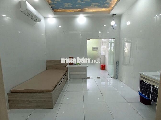 CÓ THANG MÁY - Mặt tiền Nguyễn Trãi, Quận 5 - DT 4x10m, GIÁ TỐT