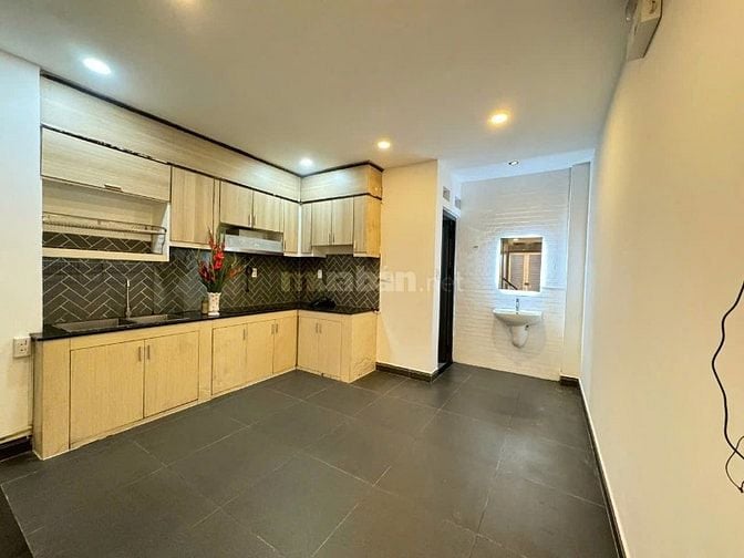 Cho thuê nhà mặt tiền Huỳnh Văn Bánh, Phường 11, Quận Phú Nhuận