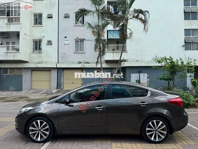 Kia K3 1.6 MT 2015 - 300 Triệu