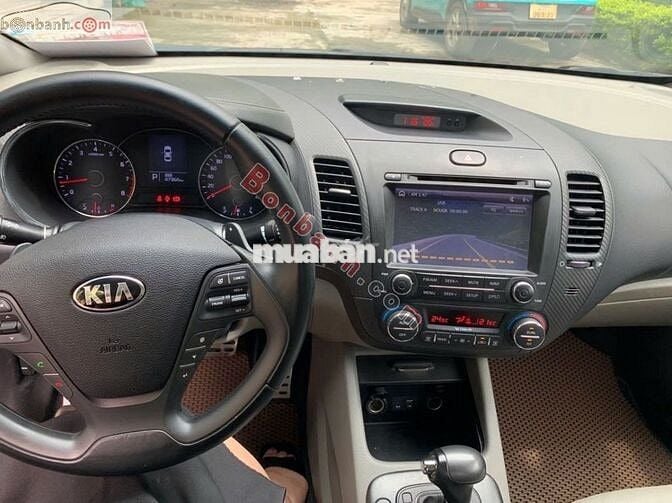 Kia K3 1.6 MT 2015 - 300 Triệu