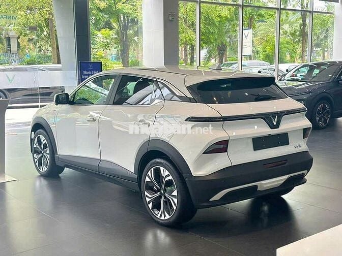 VinFast VF6 Plus 2025