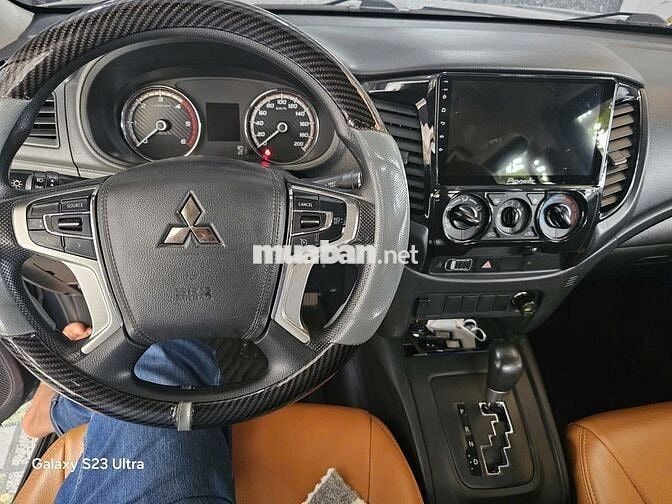Bán Mitsubishi Triton 2022 4x2 AT màu Xám đi kỹ