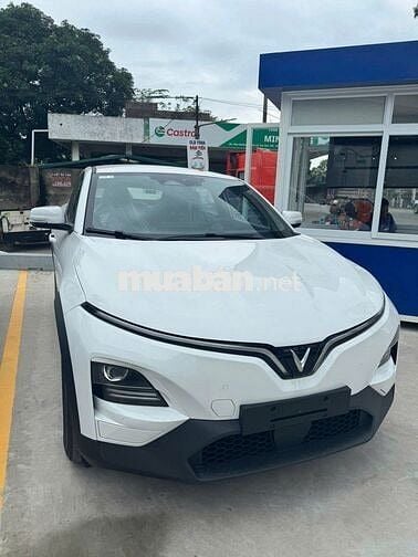 VinFast VF6 Eco 2025