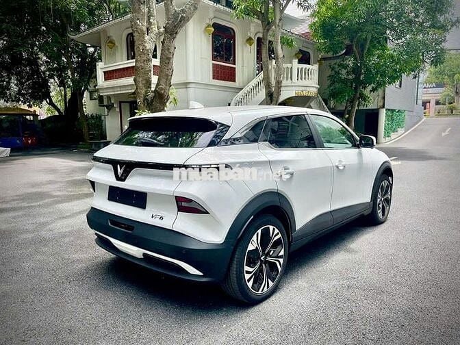 VinFast VF6 Plus 2025