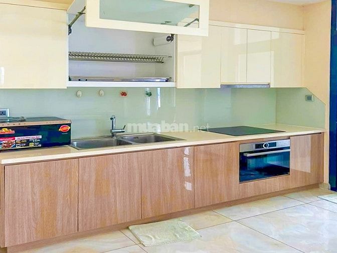 Bán Căn hộ tại Vinhomes Golden River Quận 1 tầng cao 3 phòng ngủ 121m2