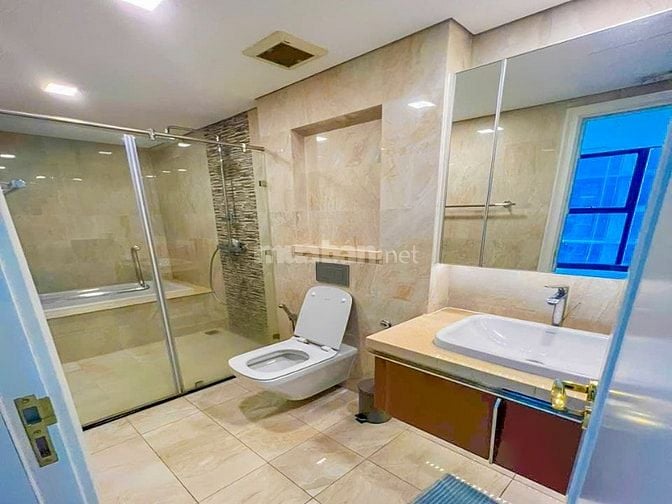 Bán Căn hộ tại Vinhomes Golden River Quận 1 tầng cao 3 phòng ngủ 121m2