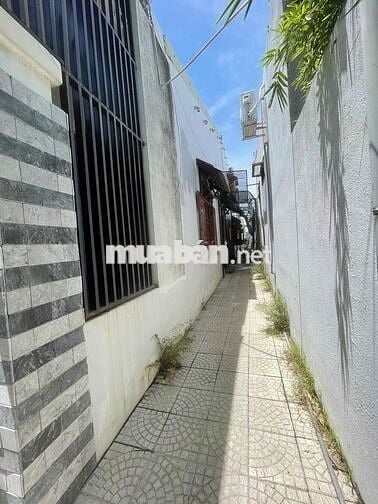 🏡 Cho thuê nhà 2 tầng – Đường Trần Kim Xuyến, Hòa Xuân  • Kết cấu: 2 t