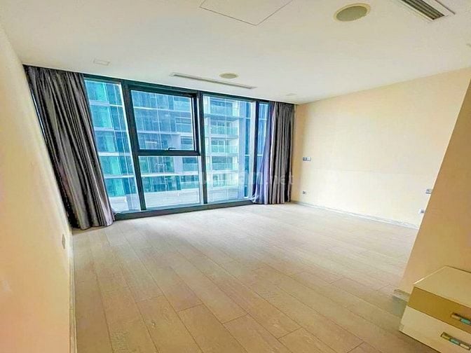 Bán Căn hộ tại Vinhomes Golden River Quận 1 tầng cao 3 phòng ngủ 121m2