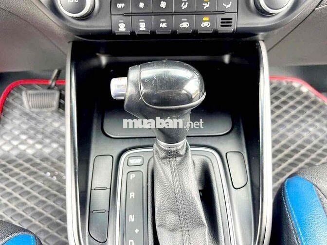 Kia Rondo 2015 2.0 GAT - 125000 km
