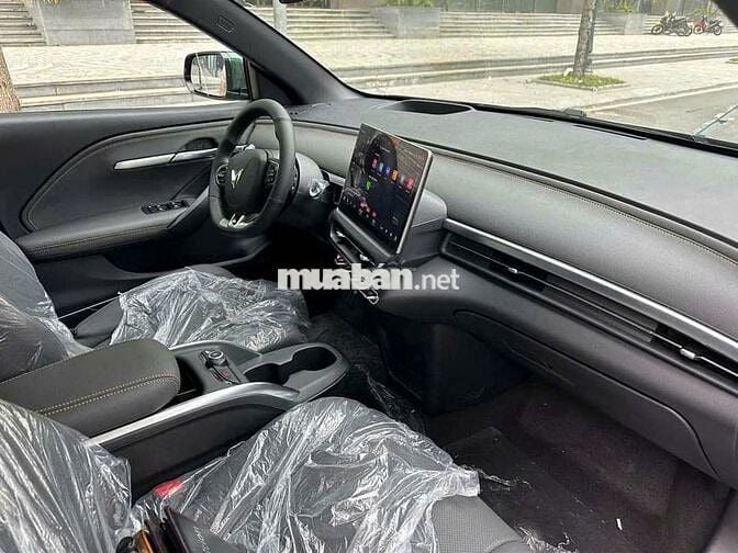 VinFast VF6 Plus 2025