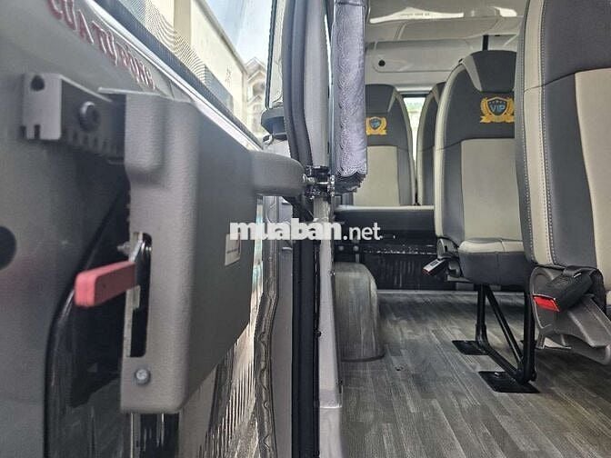 TRANSIT 2023 KO DỊCH VỤ 103000KM BẢO HÀNH 1 NĂM