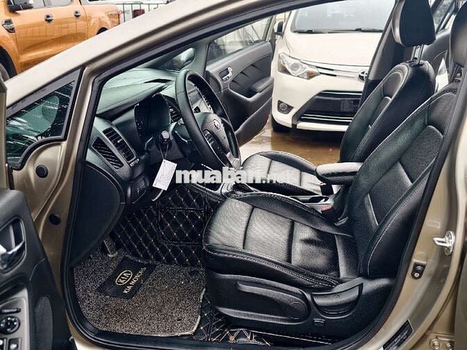 KIA K3 2015 1.6 MÀU VÀNG CÁT