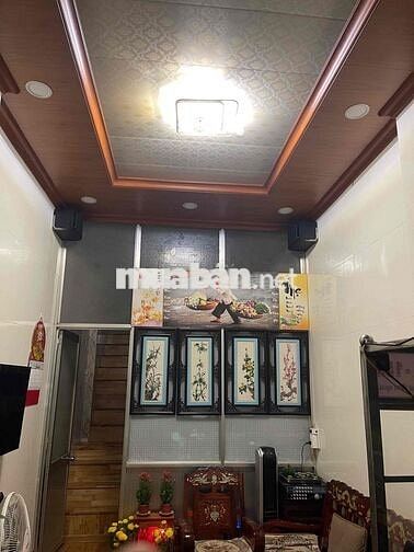 Nhà mặt tiền kinh doanh có máy lạnh gần trường 5 học