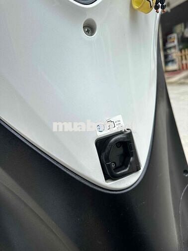 Mình bán Sh150i nhập Ý 2010 Sm1049 Áo Trắng zin