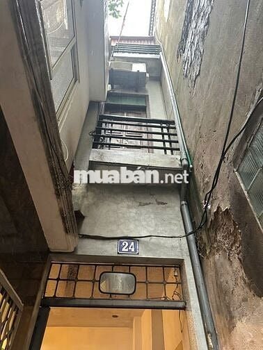 Nhà Nguyên căn cho thuê, diện tích 3 tầng 35 M2