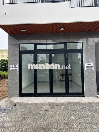 Cho thuê mặt tiền kinh doanh kết hợp ở lưu trú gần đại học FPT