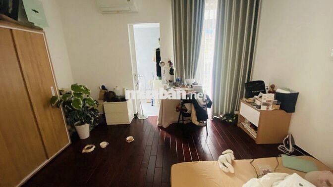 Ôtô ngủ trong nhà, hẽm 132 Nguyễn Hửu cảnh, P22, Bình Thạnh.