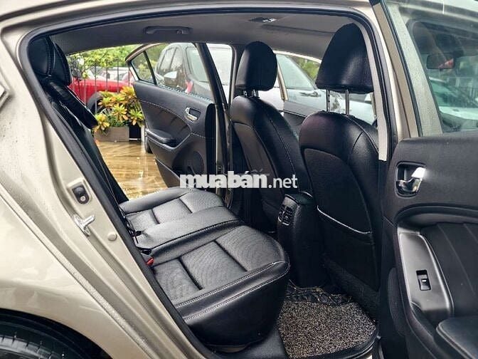 KIA K3 2015 1.6 MÀU VÀNG CÁT