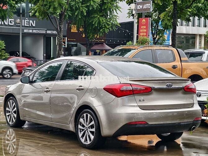 KIA K3 2015 1.6 MÀU VÀNG CÁT