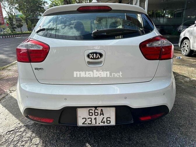 Kia Rio 2012 1.4 AT Hatchback - 140000 km